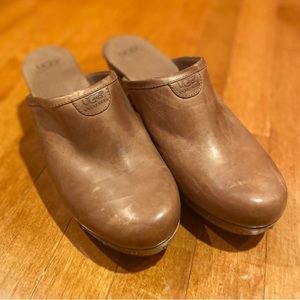 UGG Australia Original Leather Cloggs